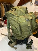 Charger l&#39;image dans la galerie, Backpack, US GI Medium ALICE Pack with Frame, Shelf and Cargo Straps
