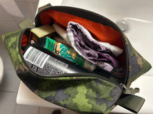 Charger l&#39;image dans la galerie, Pouch, Toiletries Bag 1L
