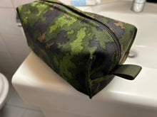 Charger l&#39;image dans la galerie, Pouch, Toiletries Bag 1L
